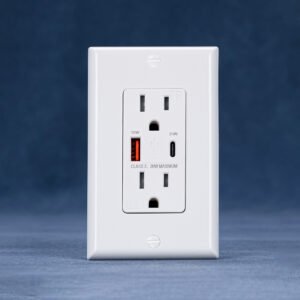 TOMACORRIENTE DE PARED CON CONEXIÓN USB + TIPO-C 20/18W CON CERTIFICACION UL